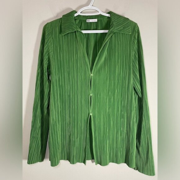 Zara Set Blogger’s Favourite Green Button Down Shirt and Pants - Picture 5 of 15